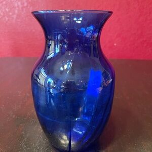 INDIANA GLASS 8 INCH COBALT BLUE VASE ITEM 1282 MADE IN USA